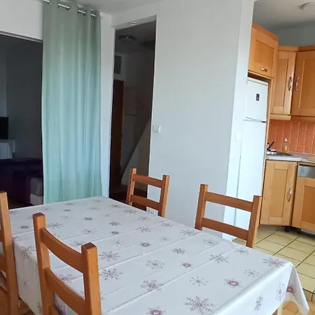 Duplex 2 Chambres Simple Et Pas Cher Prox Parking Pr Pour Deplacement Professionnel Ou En Famille Apartament